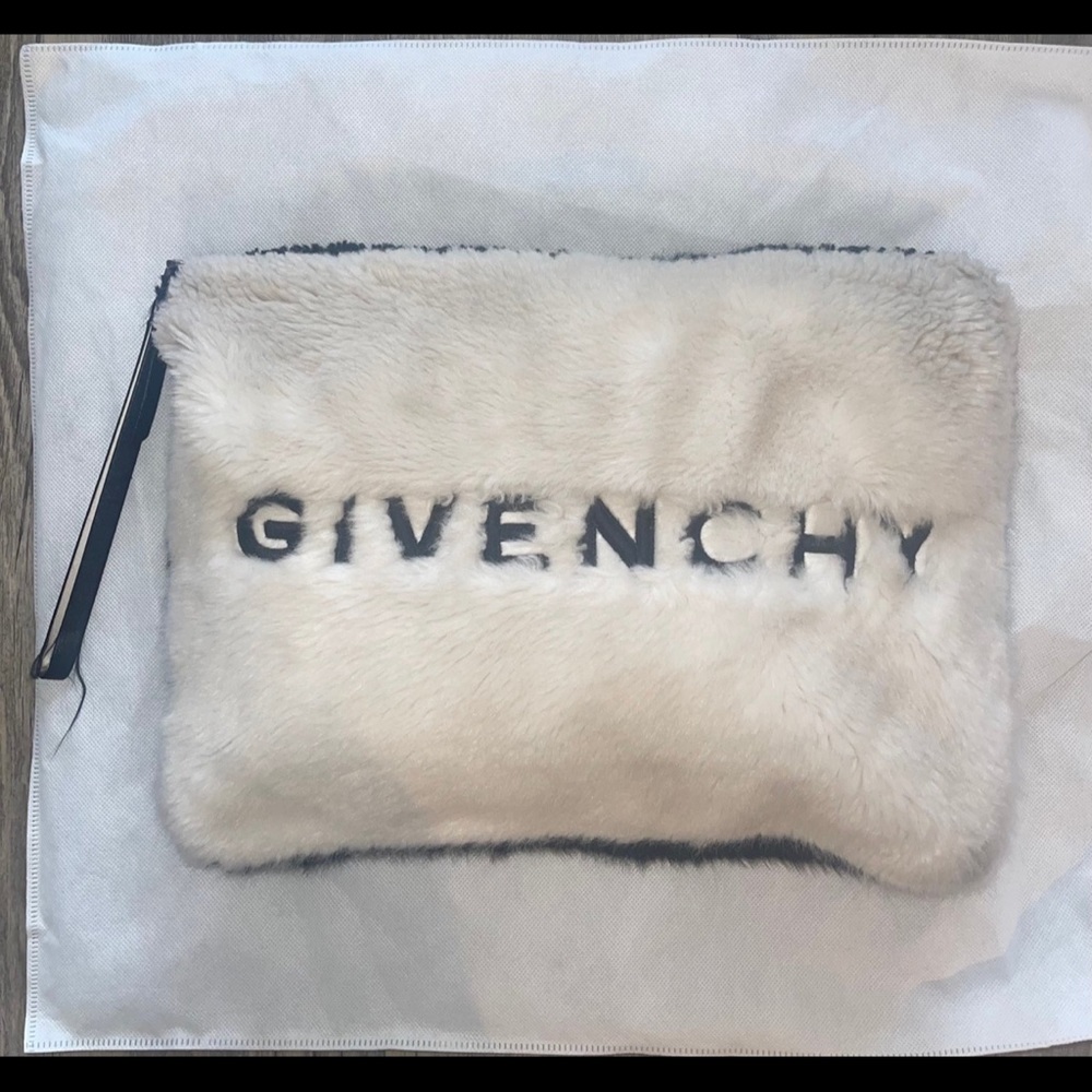 ❗️PRICE IS FIRM❗️GIVENCHY Faux Fur/Two Tone GV3 Wristlet